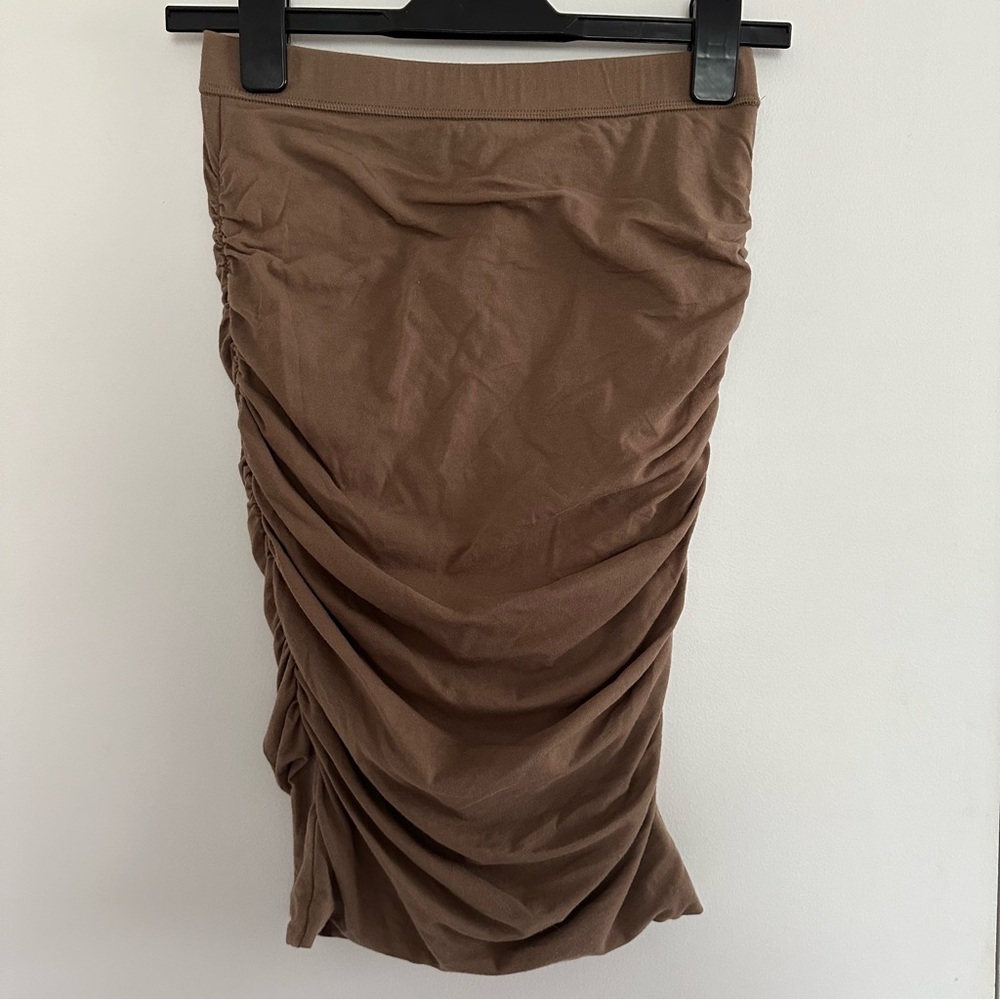 Club Monaco tan brown ruched form fitting skirt small